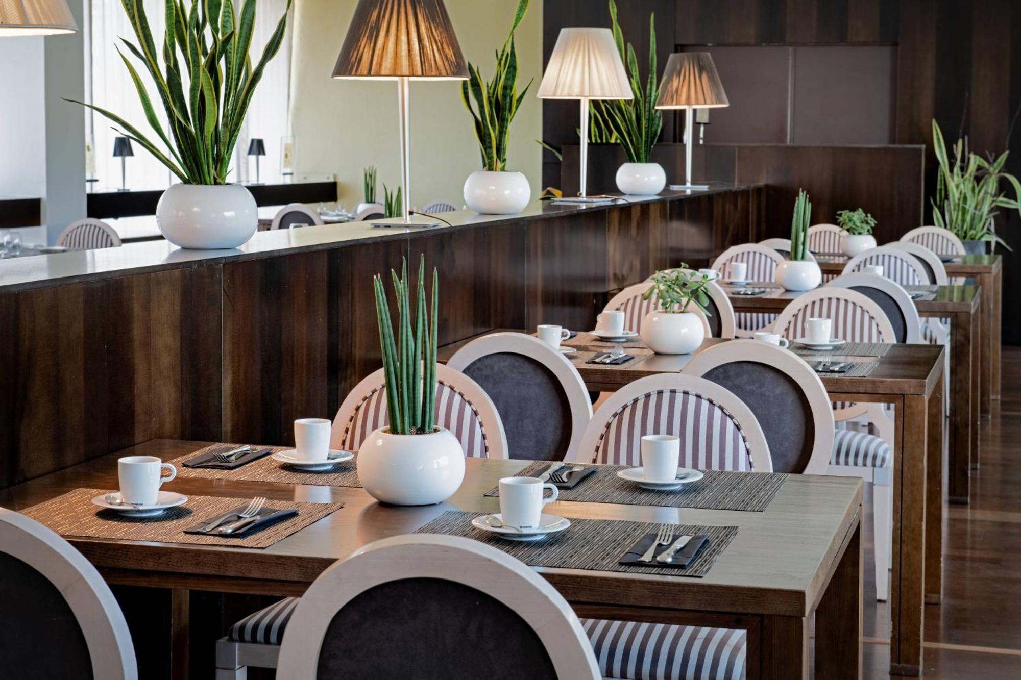 Ac Hotel Ciudad De Tudela By Marriott Zewnętrze zdjęcie